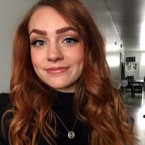 Meet your Posher, Esther - Picture 1 of 1